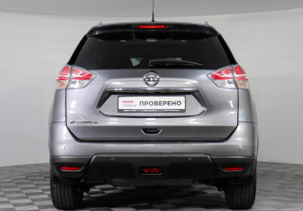 Подержанный автомобиль Nissan X-Trail 2015 года (5 фото)