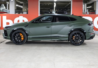 Подержанный автомобиль Lamborghini Urus 2020 года (8 фото)