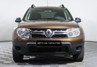 Подержанный автомобиль Renault Duster 2014 года (2 фото)