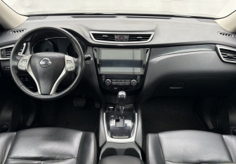 Подержанный автомобиль Nissan X-Trail 2015 года (15 фото)