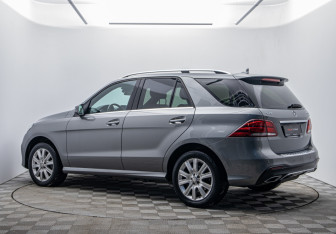 Подержанный автомобиль Mercedes-Benz GLE 2015 года (7 фото)