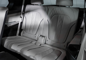 Подержанный автомобиль BMW X7 2019 года (16 фото)