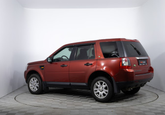 Подержанный автомобиль Land Rover Freelander 2007 года (7 фото)