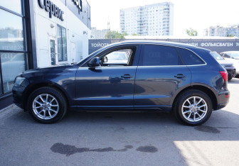 Подержанный автомобиль Audi Q5 2011 года (8 фото)