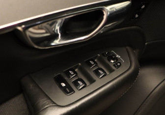 Подержанный автомобиль Volvo XC90 2016 года (20 фото)