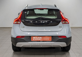 Подержанный автомобиль Volvo V40 Cross Country 2014 года (6 фото)