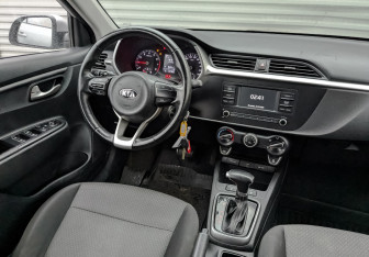 Подержанный автомобиль Kia Rio Hatchback 2021 года (25 фото)