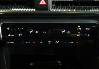 Подержанный автомобиль Kia K5 2021 года (14 фото)
