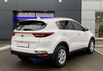 Подержанный автомобиль Kia Sportage 2019 года (8 фото)