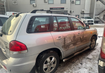 Подержанный автомобиль Hyundai Santa Fe 2011 года (2 фото)