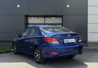 Подержанный автомобиль Hyundai Solaris Sedan 2013 года (7 фото)