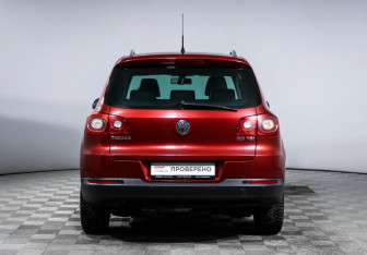 Подержанный автомобиль Volkswagen Tiguan 2009 года (6 фото)