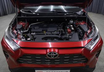Подержанный автомобиль Toyota RAV4 2021 года (9 фото)