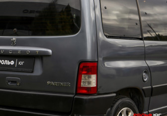 Подержанный автомобиль Peugeot Partner 2007 года (19 фото)
