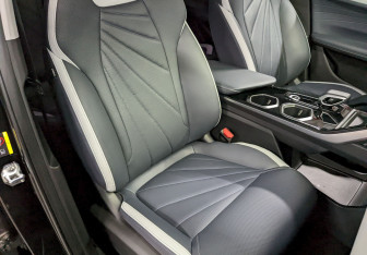 Подержанный автомобиль Geely Atlas 2024 года (21 фото)