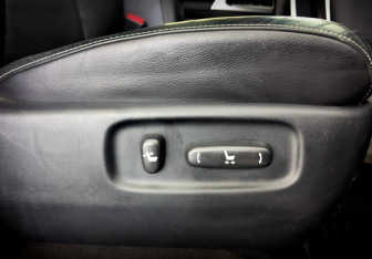 Подержанный автомобиль Toyota Land Cruiser Suv 2014 года (24 фото)