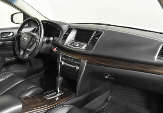 Подержанный автомобиль Nissan Teana 2012 года (8 фото)