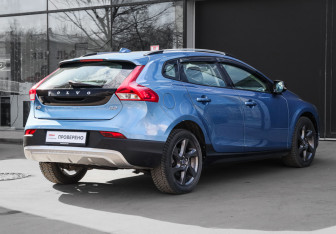 Подержанный автомобиль Volvo V40 Hatchback 2014 года (4 фото)