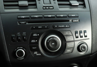 Подержанный автомобиль Mazda 3 Hatchback 2011 года (15 фото)