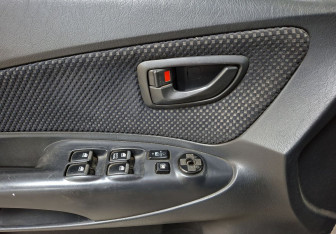 Подержанный автомобиль Hyundai Tucson 2008 года (18 фото)