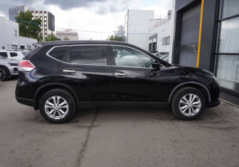 Подержанный автомобиль Nissan X-Trail 2017 года (4 фото)