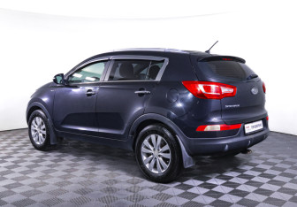 Подержанный автомобиль Kia Sportage 2011 года (7 фото)