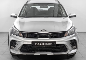 Подержанный автомобиль Kia Rio Hatchback 2021 года (2 фото)
