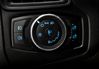 Подержанный автомобиль Ford Focus Hatchback 2013 года (25 фото)