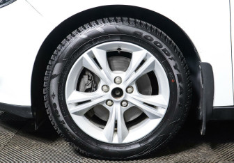 Подержанный автомобиль Ford Focus Wagon 2014 года (17 фото)