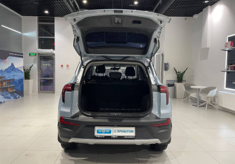 Подержанный автомобиль Москвич 3 2023 года (7 фото)