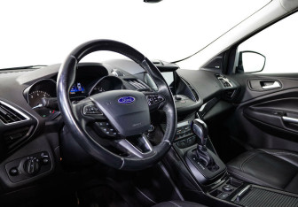 Подержанный автомобиль Ford Kuga 2017 года (9 фото)