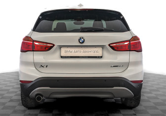 Подержанный автомобиль BMW X1 2019 года (6 фото)