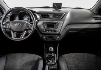 Подержанный автомобиль Kia Rio Sedan 2014 года (11 фото)