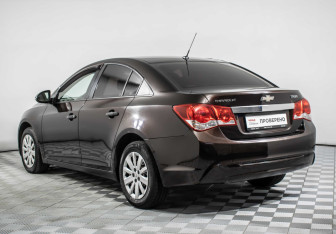 Подержанный автомобиль Chevrolet Cruze Sedan 2014 года (7 фото)