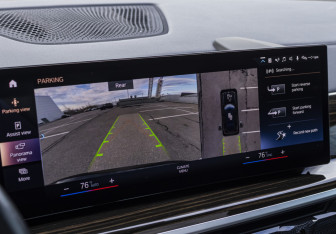 Подержанный автомобиль BMW X7 2022 года (20 фото)