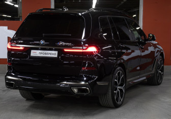 Подержанный автомобиль BMW X7 2019 года (5 фото)