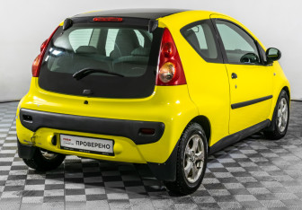 Подержанный автомобиль Peugeot 107 2008 года (5 фото)