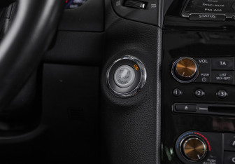 Подержанный автомобиль Infiniti QX70 2015 года (21 фото)