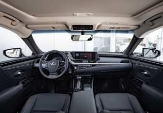 Новый Lexus ES 2025 (2 фото)
