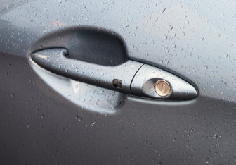 Подержанный автомобиль Kia Rio Hatchback 2012 года (15 фото)