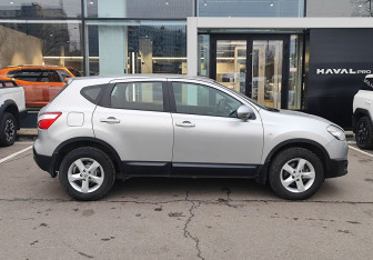 Подержанный автомобиль Nissan Qashqai 2010 года (4 фото)