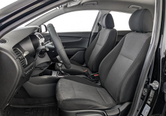 Подержанный автомобиль Kia Rio Hatchback 2020 года (20 фото)