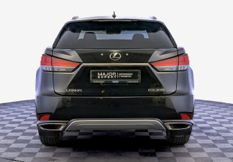 Подержанный автомобиль Lexus RX 2022 года (6 фото)