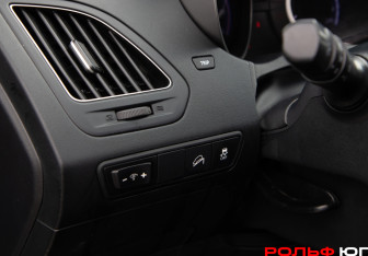 Подержанный автомобиль Hyundai ix35 2012 года (15 фото)