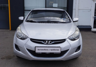 Подержанный автомобиль Hyundai Elantra Sedan 2011 года (2 фото)