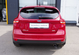 Подержанный автомобиль Ford Focus Hatchback 2018 года (6 фото)