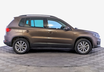 Подержанный автомобиль Volkswagen Tiguan 2015 года (4 фото)