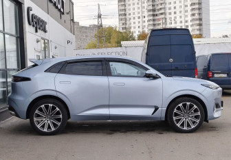 Подержанный автомобиль Changan UNI-K 2023 года (4 фото)