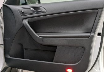 Подержанный автомобиль Skoda Yeti 2012 года (24 фото)