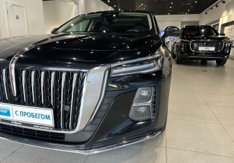 Подержанный автомобиль Hongqi H5 2024 года (8 фото)
